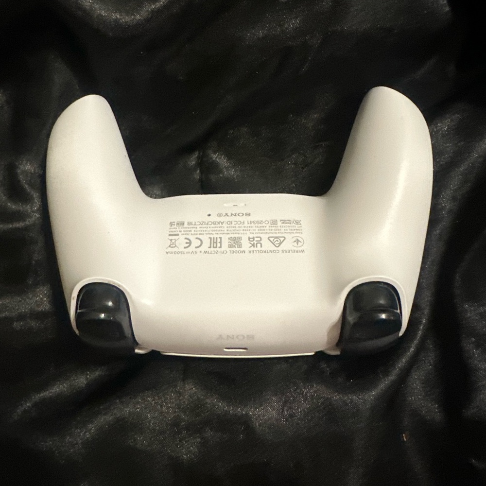 Ps5 wireless controller - Picture 2 of 4